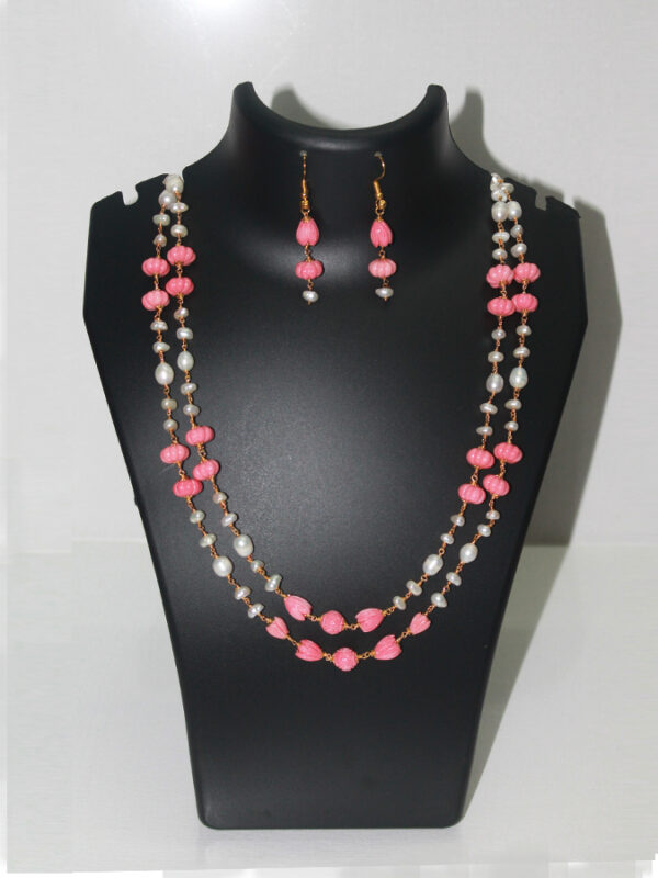 Fashionable Pearl Necklace Set